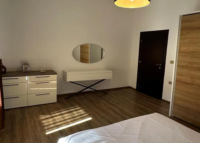 Hana Tirana